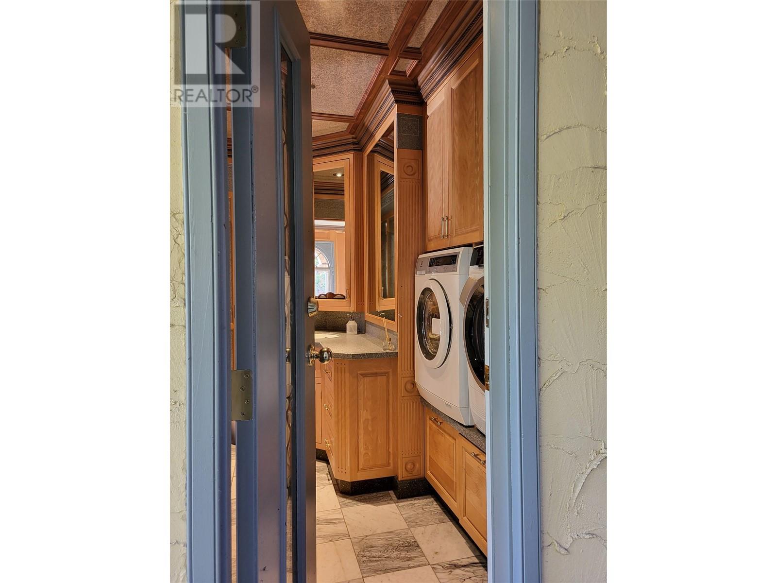 327 Carmel Crescent - 34