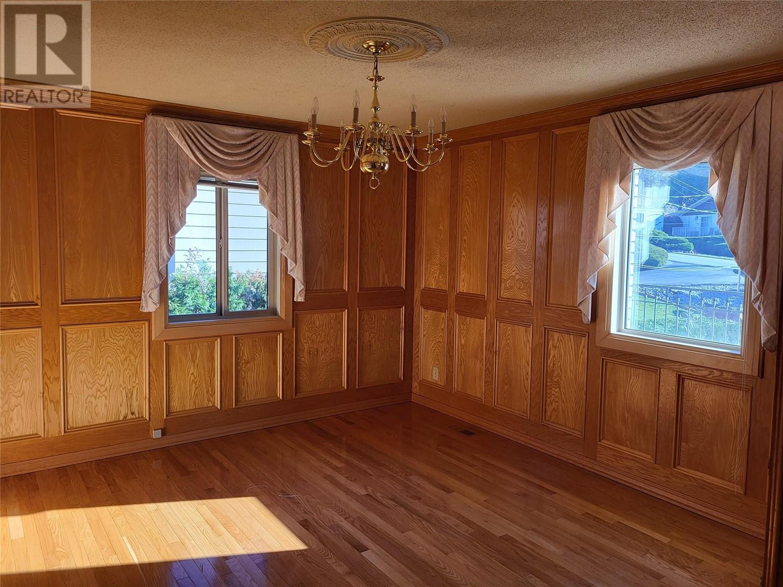 327 Carmel Crescent - 40