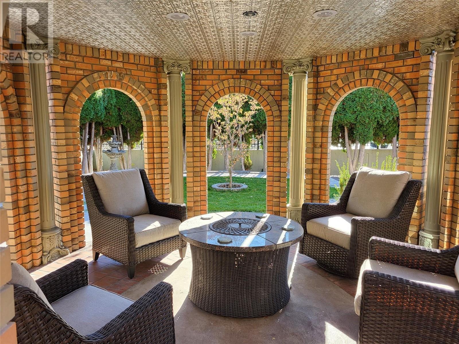 327 Carmel Crescent - 69