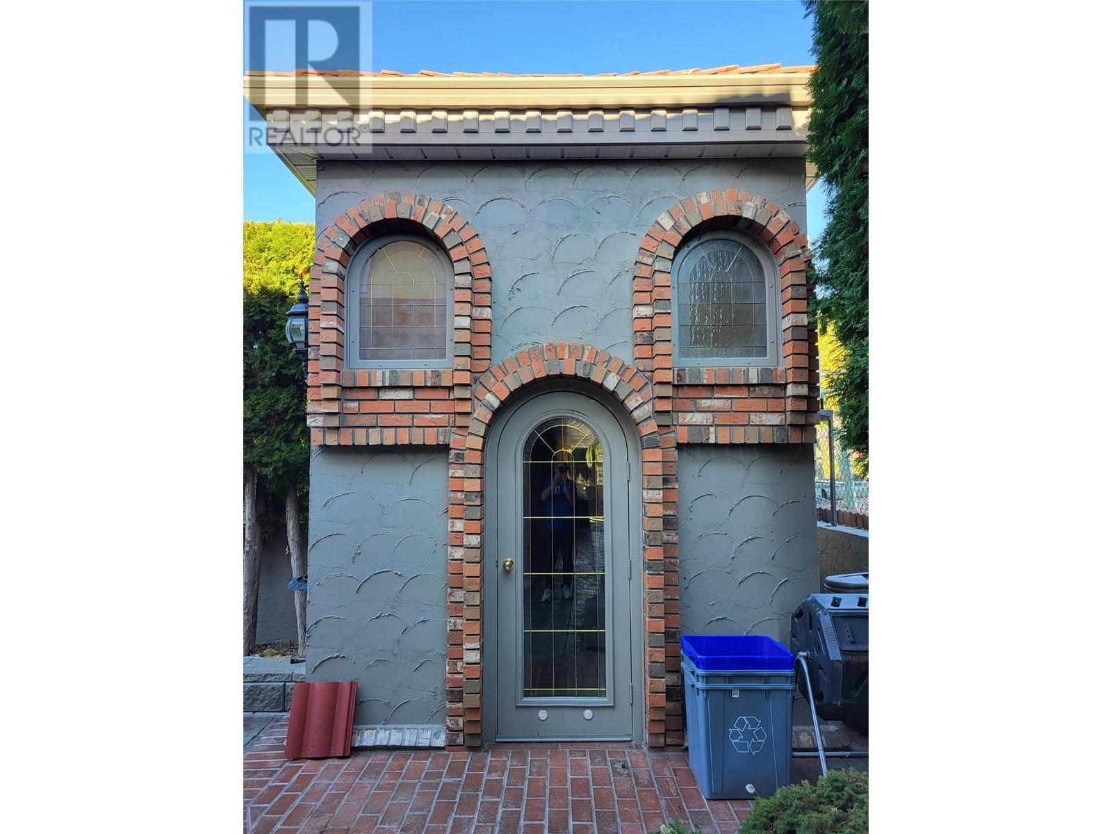 327 Carmel Crescent - 86