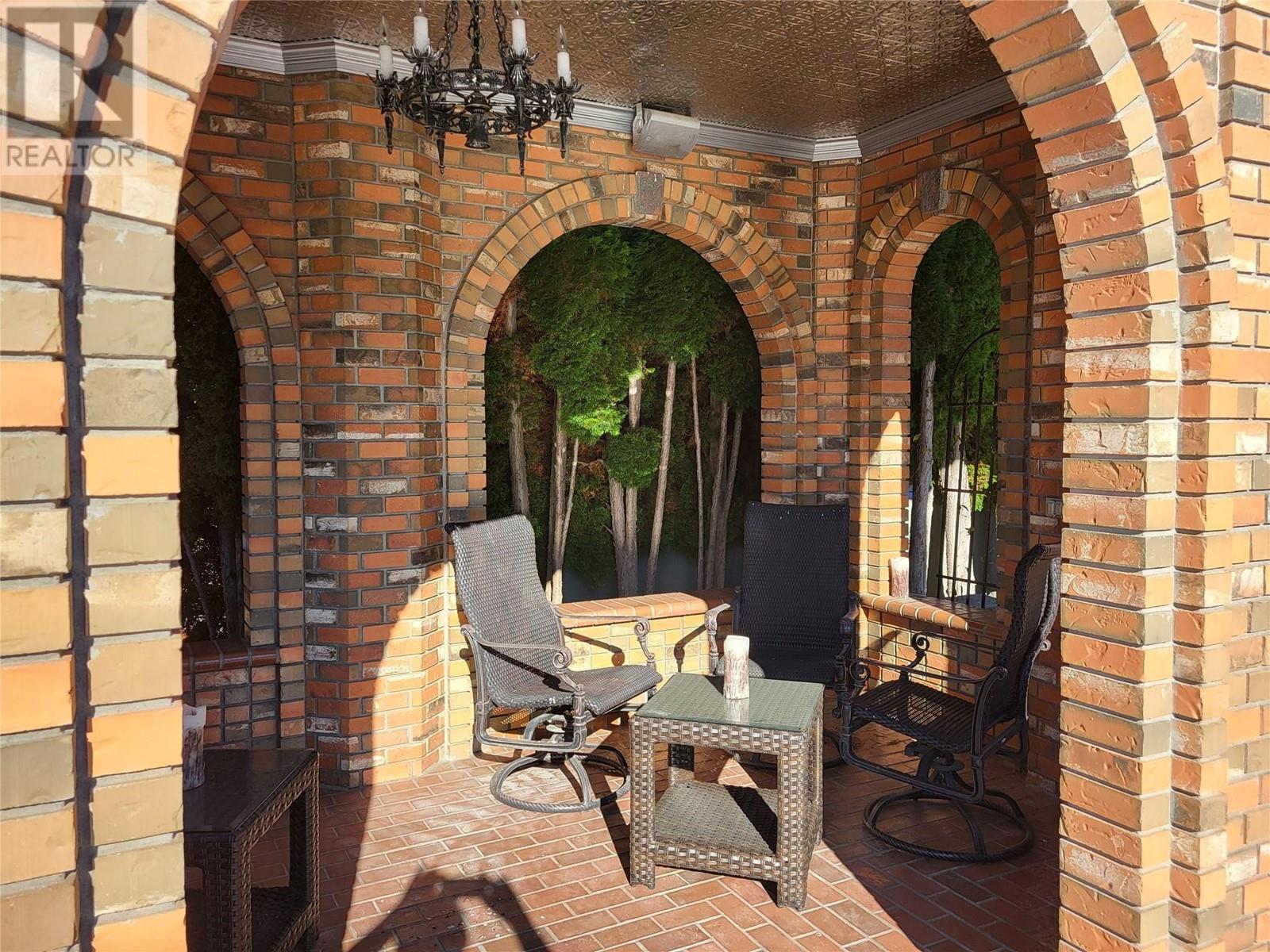 327 Carmel Crescent - 82