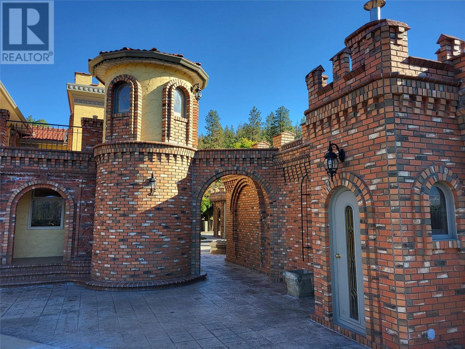 327 Carmel Crescent - 77