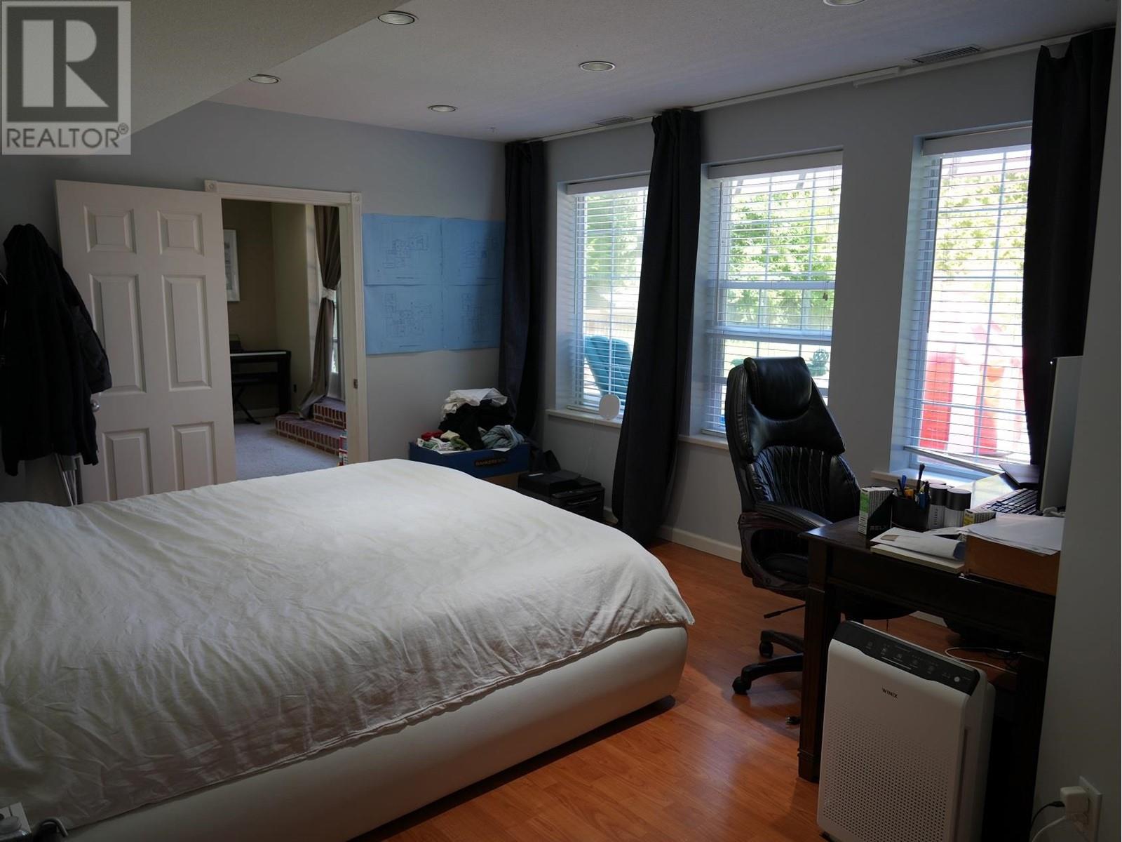 Photo 10 of 9580 Pinewell Crescent, Richmond BC