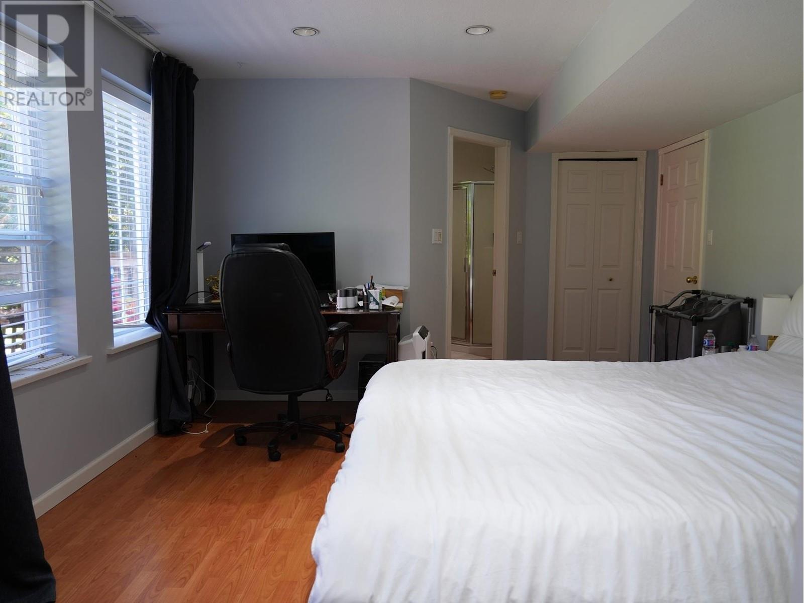 Photo 11 of 9580 Pinewell Crescent, Richmond BC