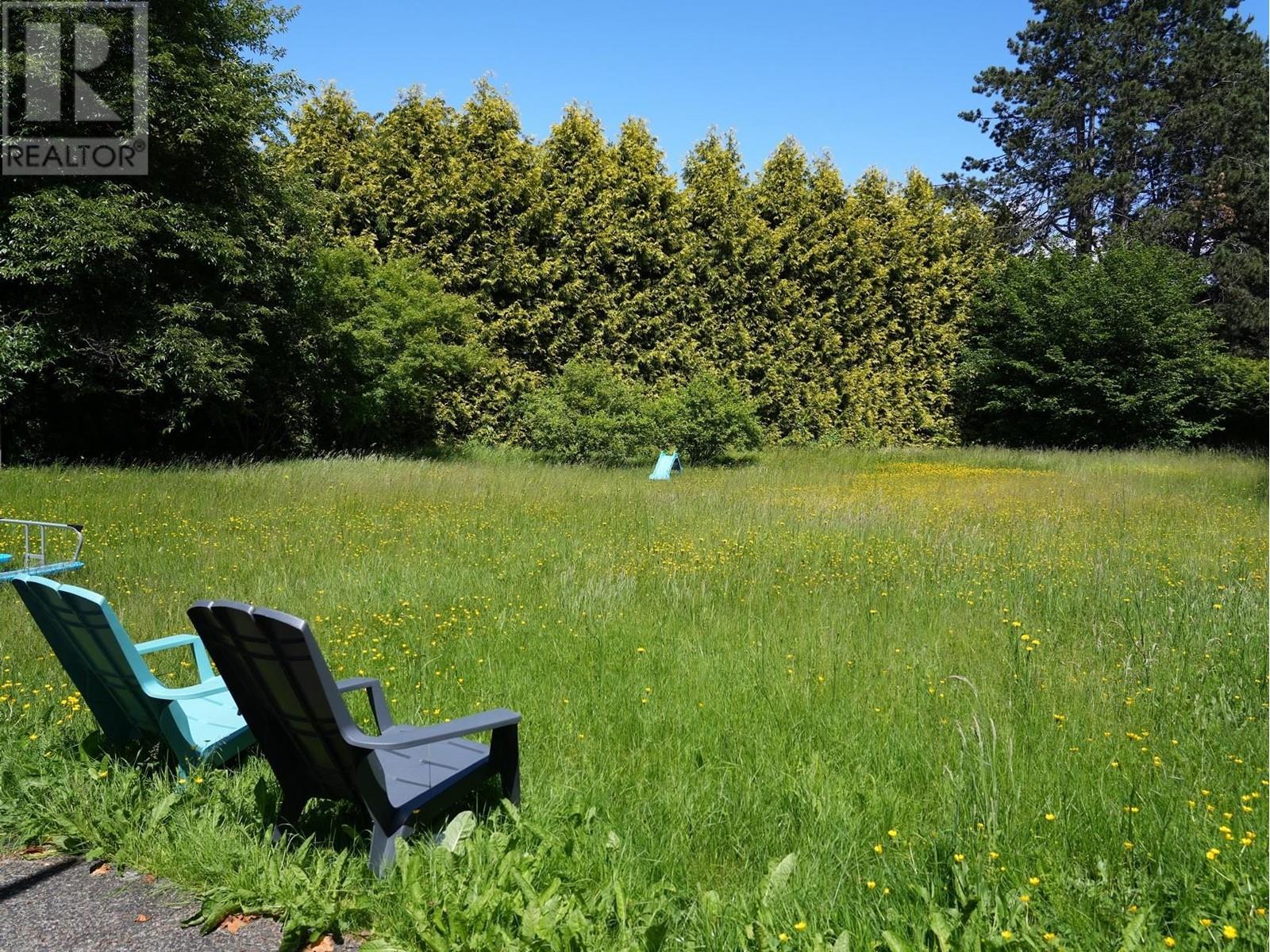 Photo 3 of 9580 Pinewell Crescent, Richmond BC