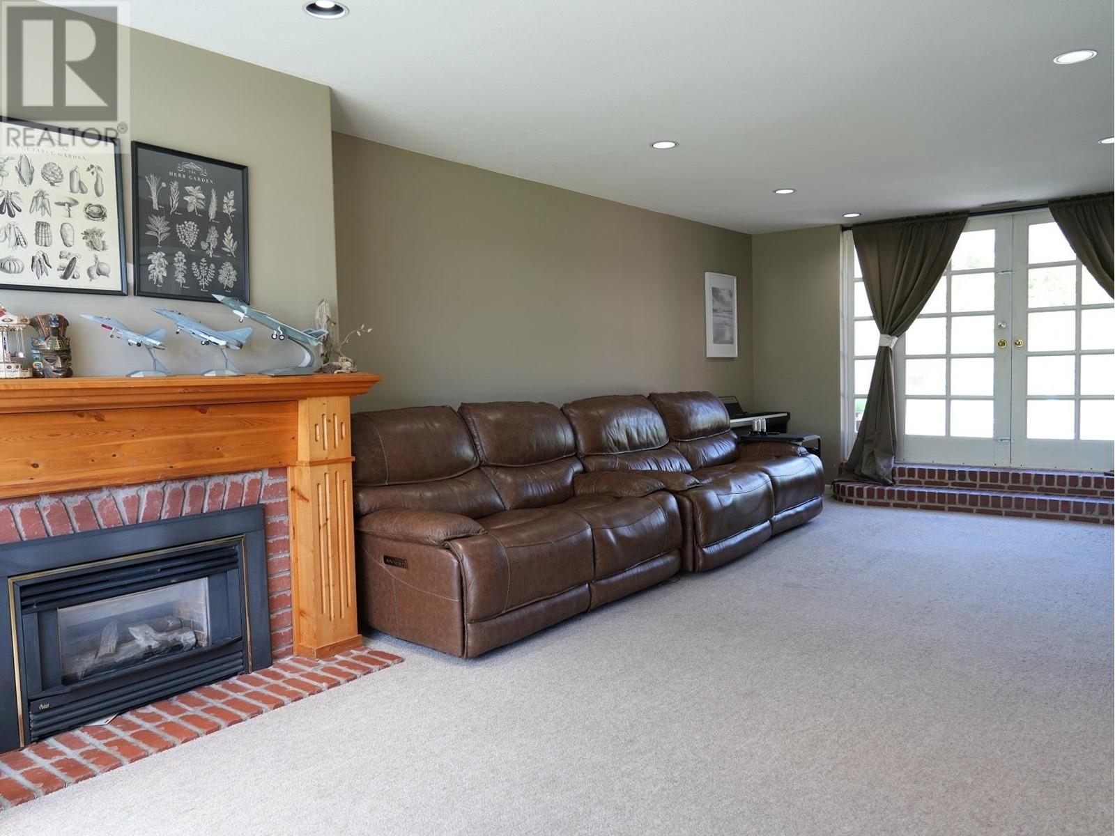 Photo 8 of 9580 Pinewell Crescent, Richmond BC