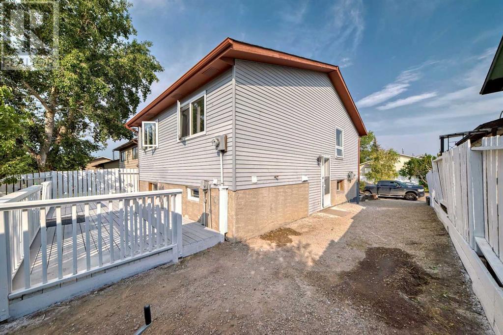 Single Family House Bungalow for Sale in  Bernard Close NW Beddington Heights Calgary 