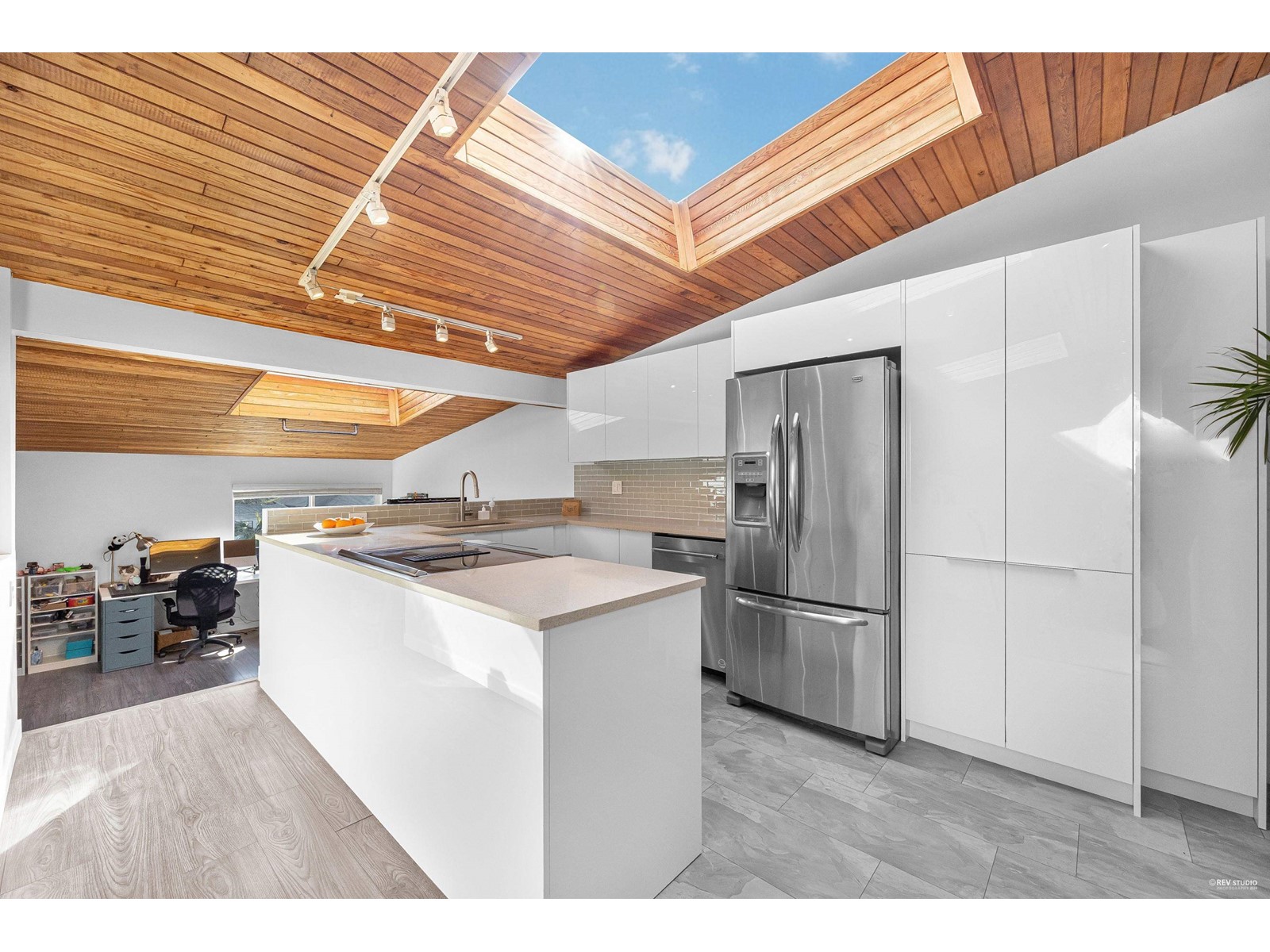 939 HABGOOD STREET, White Rock real estate listing R2935922