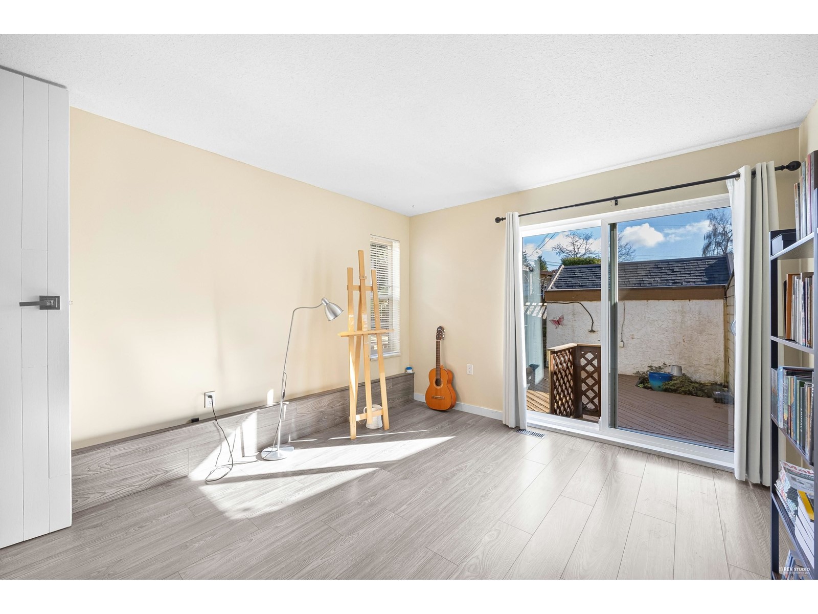 939 HABGOOD STREET, White Rock real estate listing R2935922