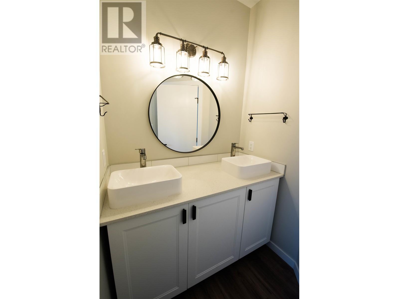 Photo 3 of 506 Gillett Street, Prince George BC