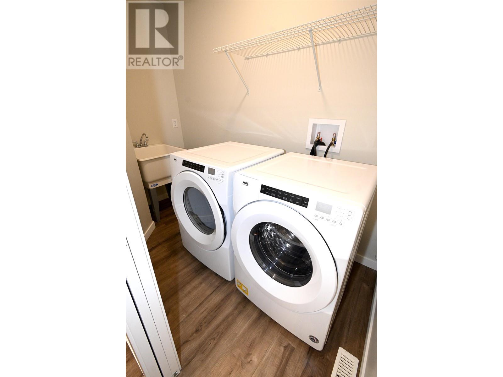 Photo 6 of 506 Gillett Street, Prince George BC