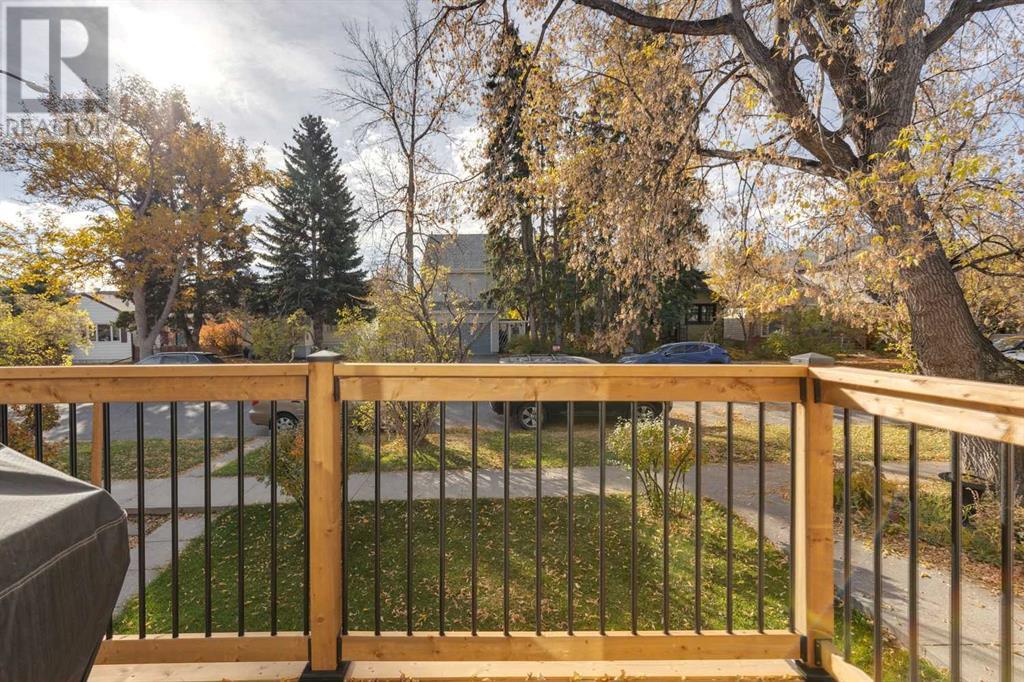 Single Family House Bi-level for Sale in   Avenue NW Tuxedo Park Calgary 