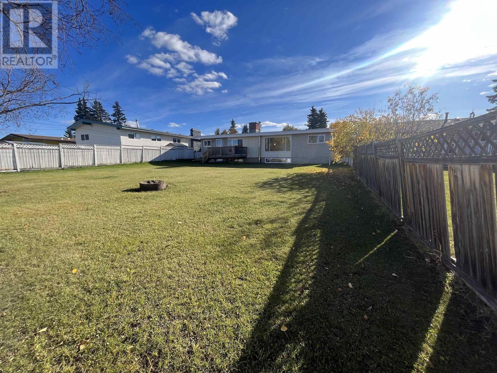 Photo 2 of 9312 112 Avenue, Fort St John BC