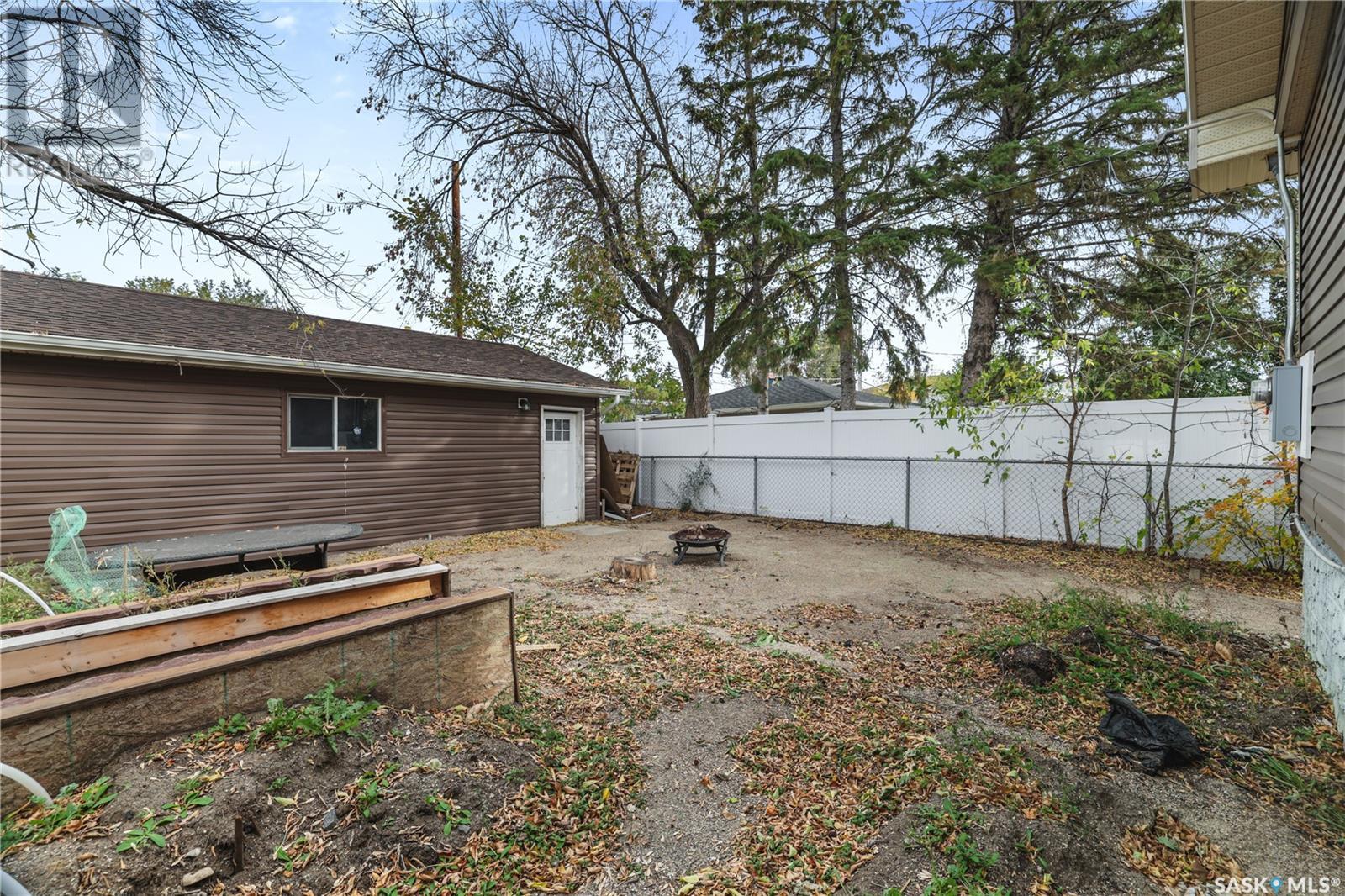 Single Family House Raised bungalow for Sale in  NORTH WEST BOULEVARD Regina 