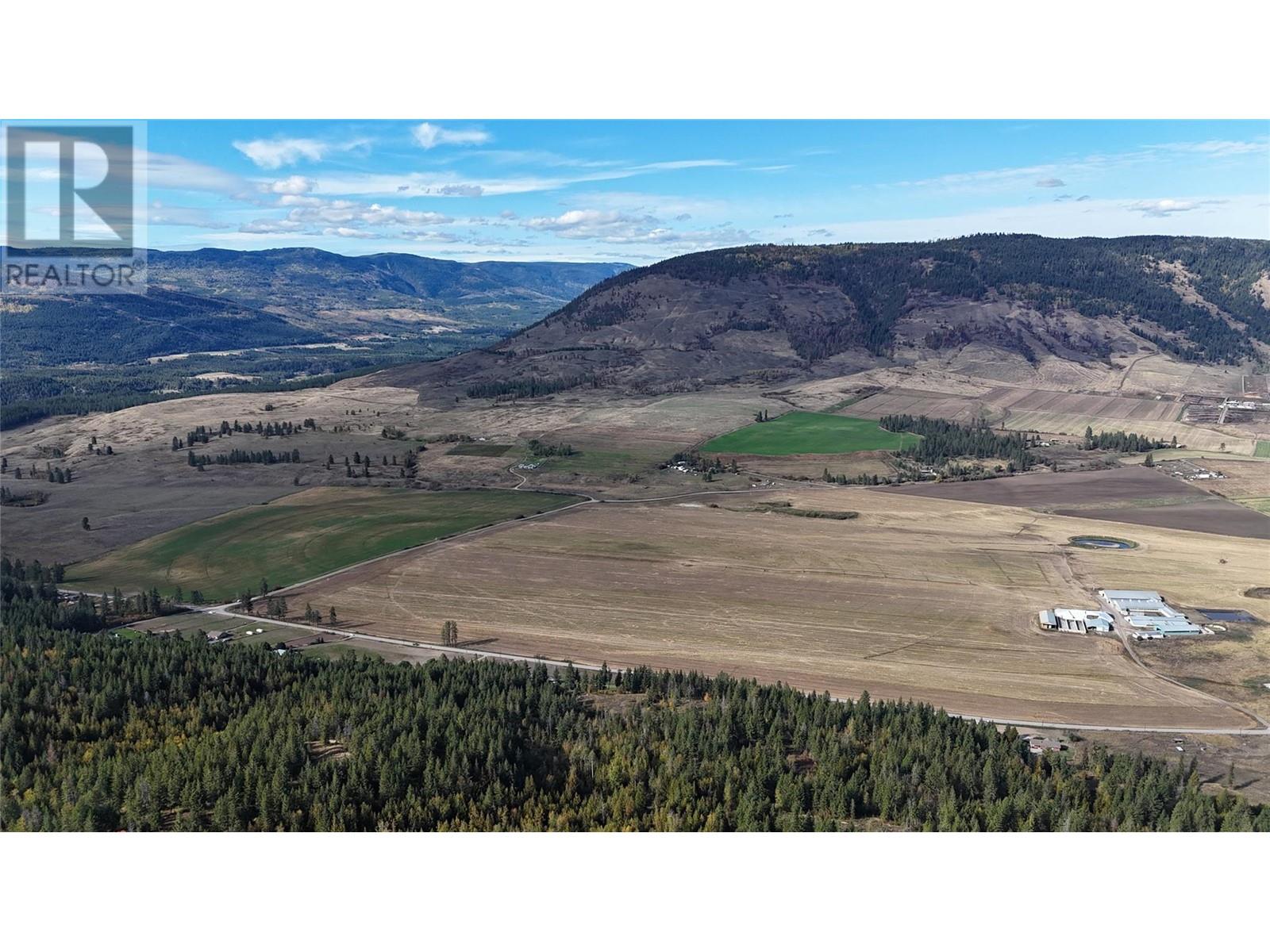  5145 Salmon River Road, Spallumcheen
