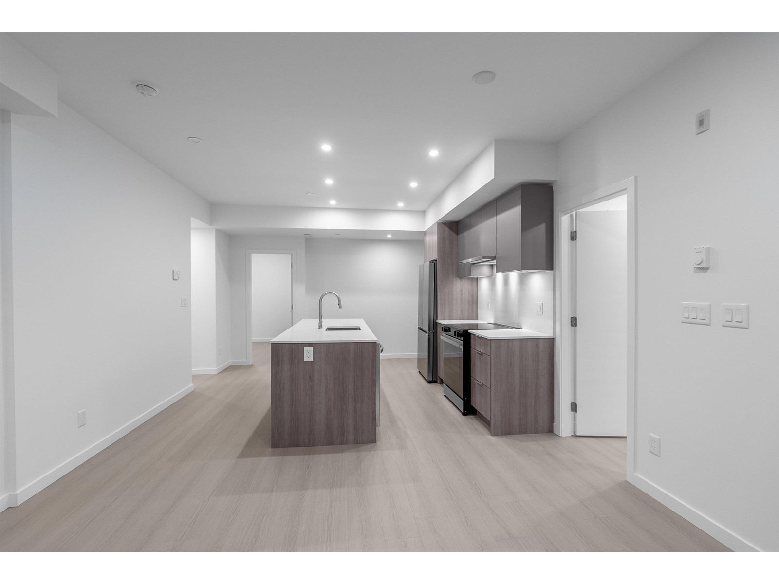 Photo 5 of W 202 10828 139 A Street, Surrey BC