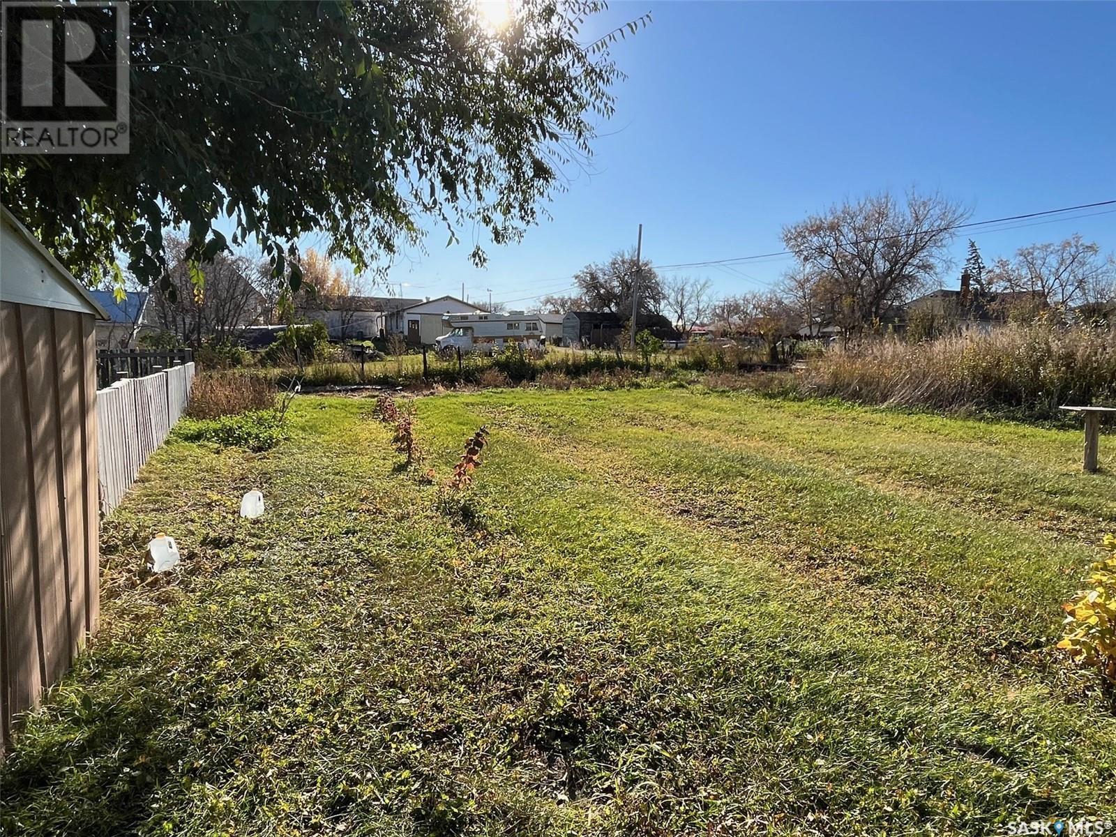 Photo 16 of 202 3rd Avenue, Young SK
