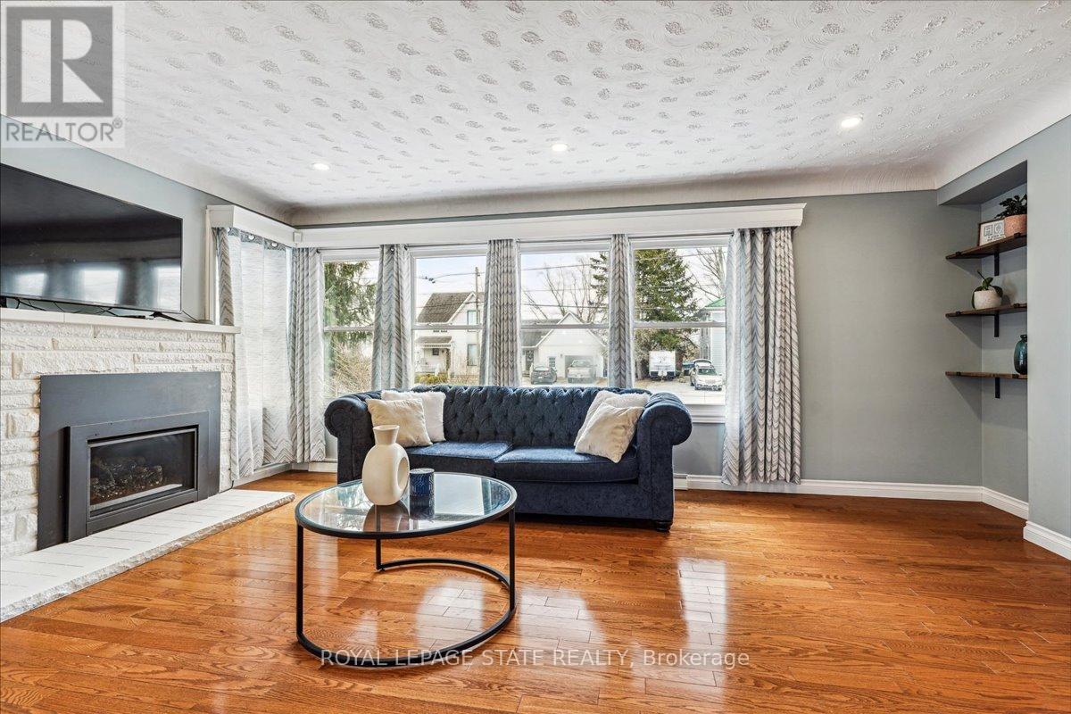 Photo 8 of 5117 Canborough Road, West Lincoln ON