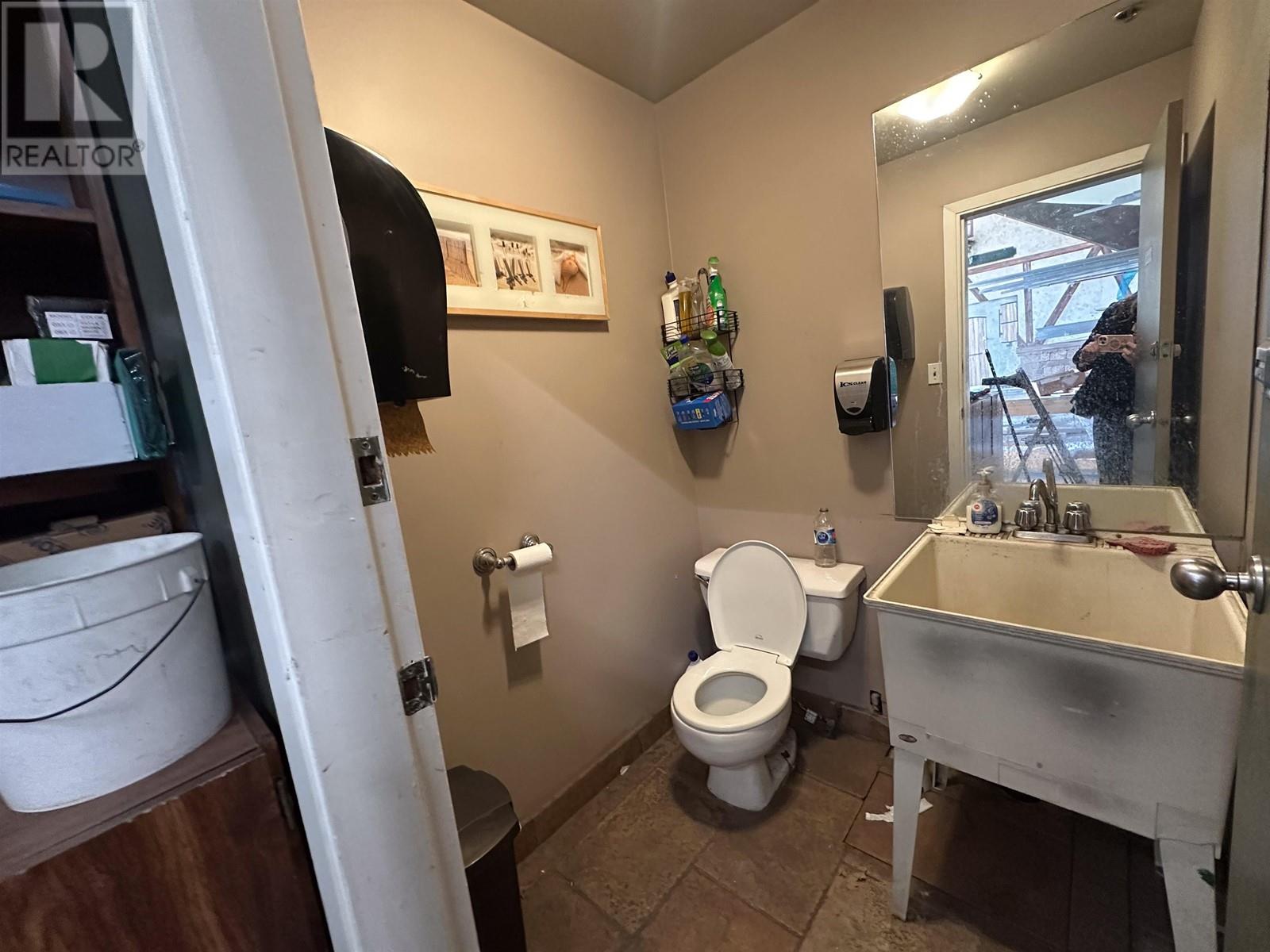 Photo 13 of 2 3051 Underhill Avenue, Burnaby BC