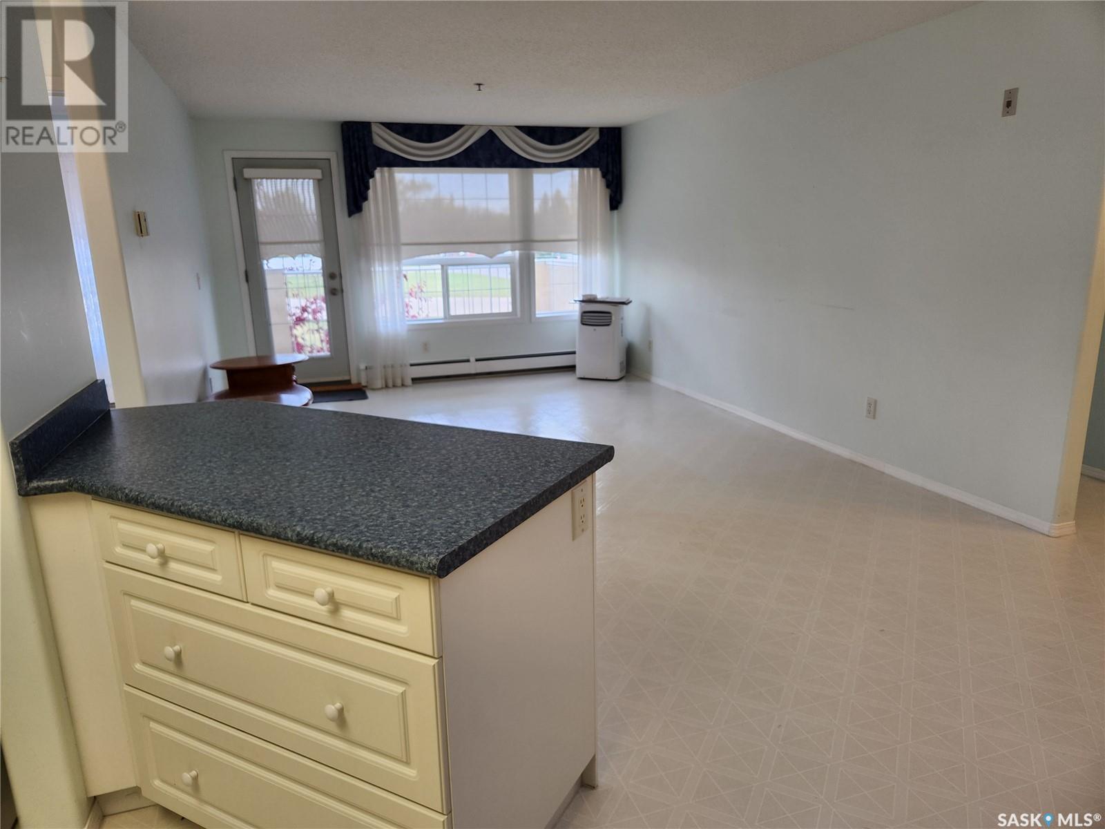 Photo 13 of 105 729 101st Avenue, Tisdale SK