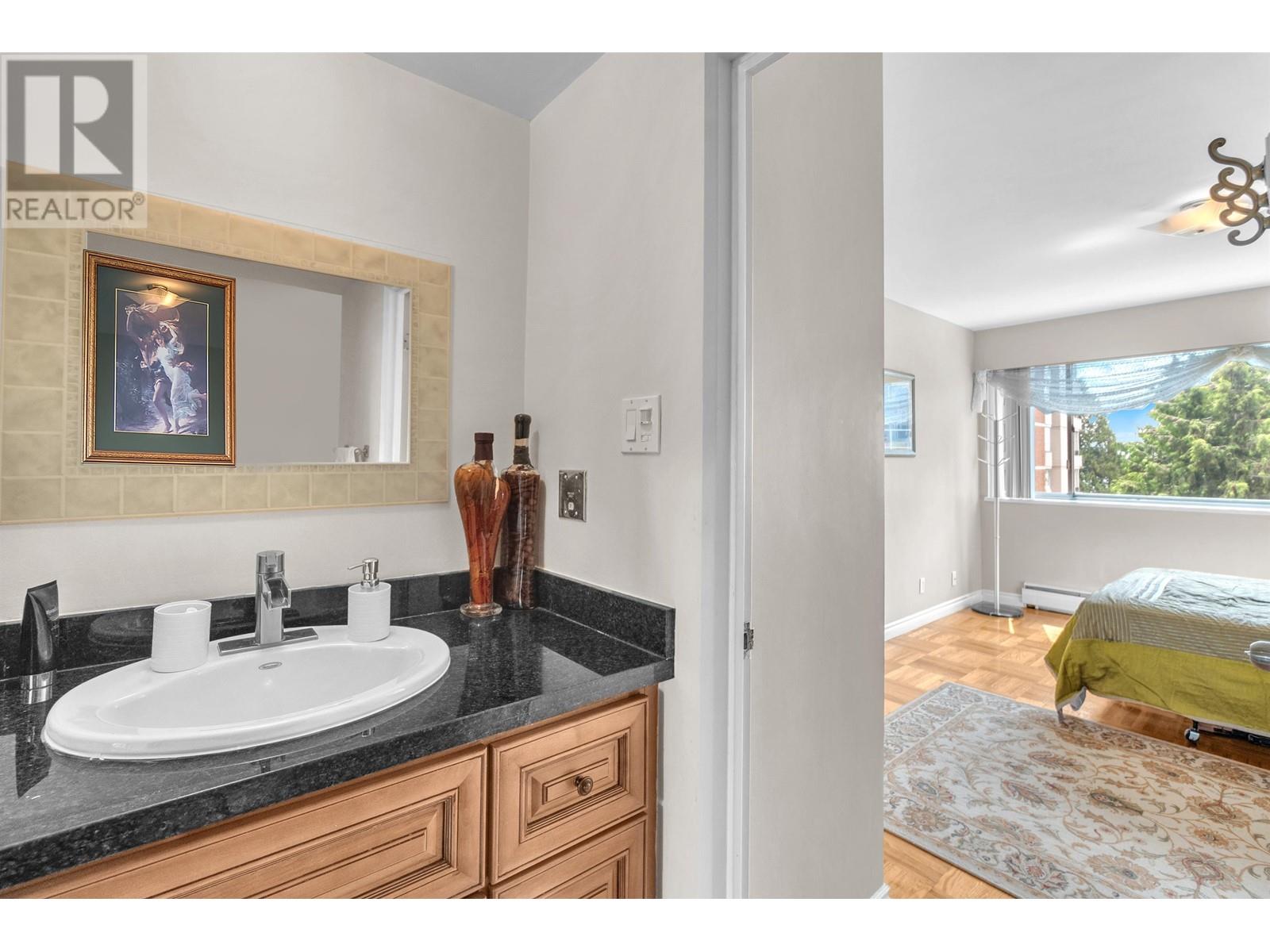 306 1750 ESQUIMALT AVENUE, West Vancouver real estate listing R2937519