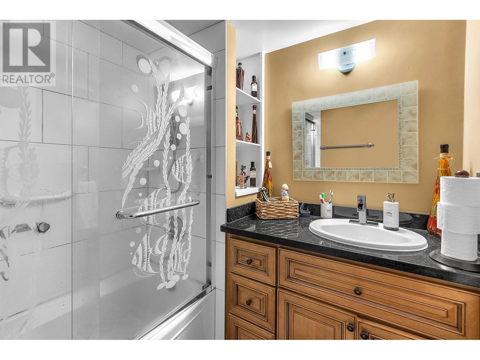 306 1750 ESQUIMALT AVENUE, West Vancouver real estate listing R2937519