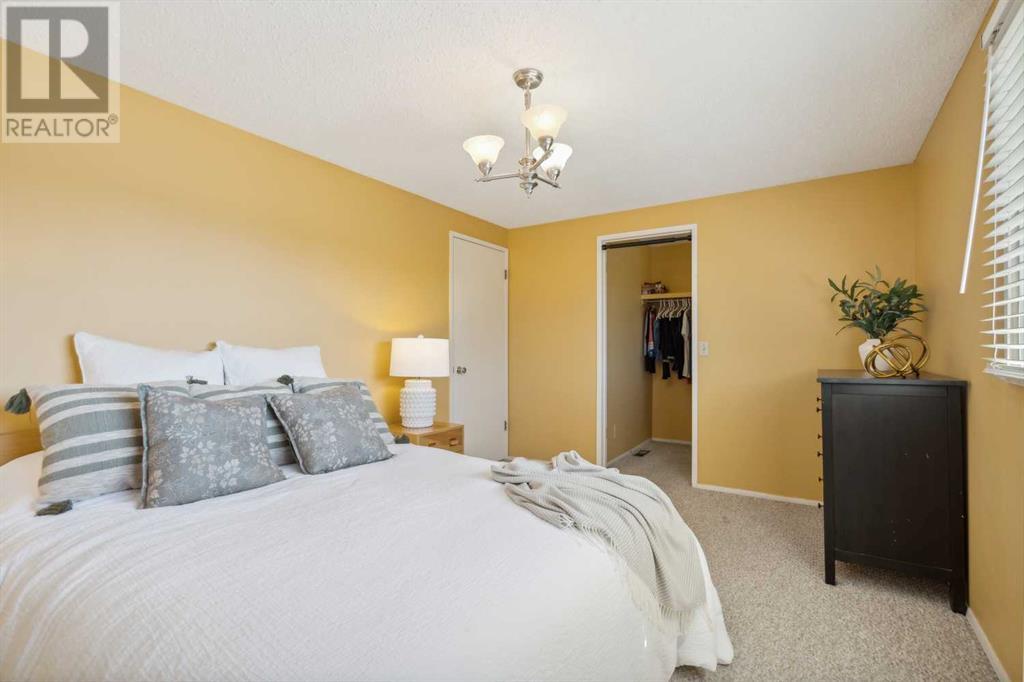 Single Family House for Sale in  Coachway Road SW Coach Hill Calgary 