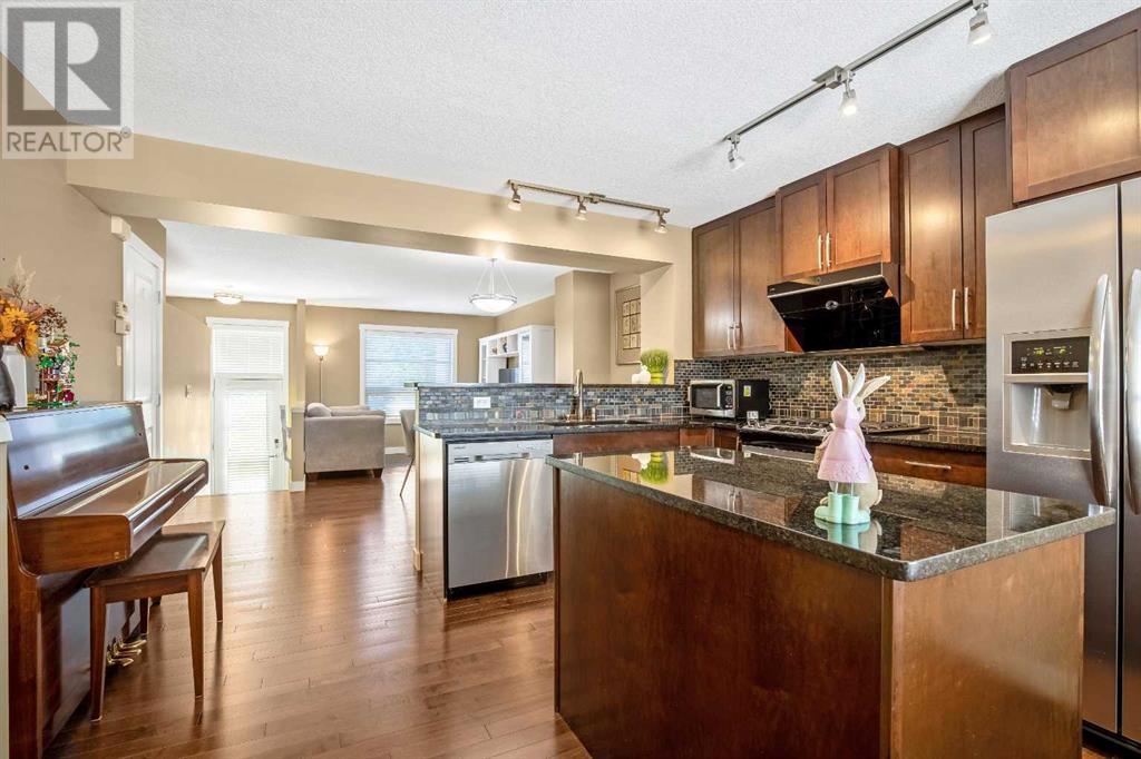 Single Family House for Sale in  Aspen Hills Common SW Aspen Woods Calgary 