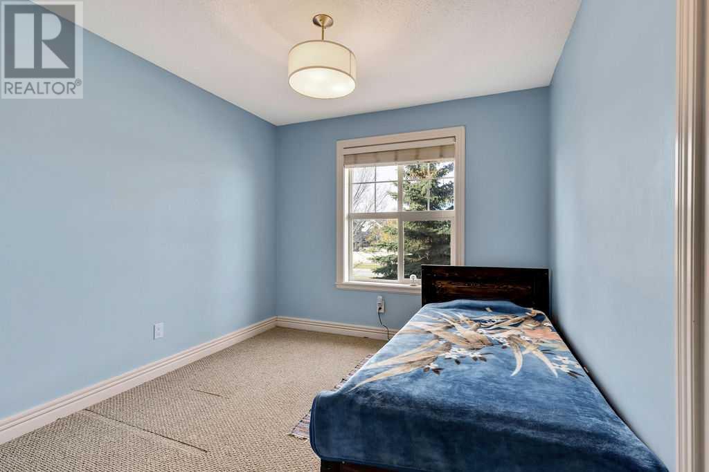 Single Family House for Sale in   Strathlea Common SW Strathcona Park Calgary 