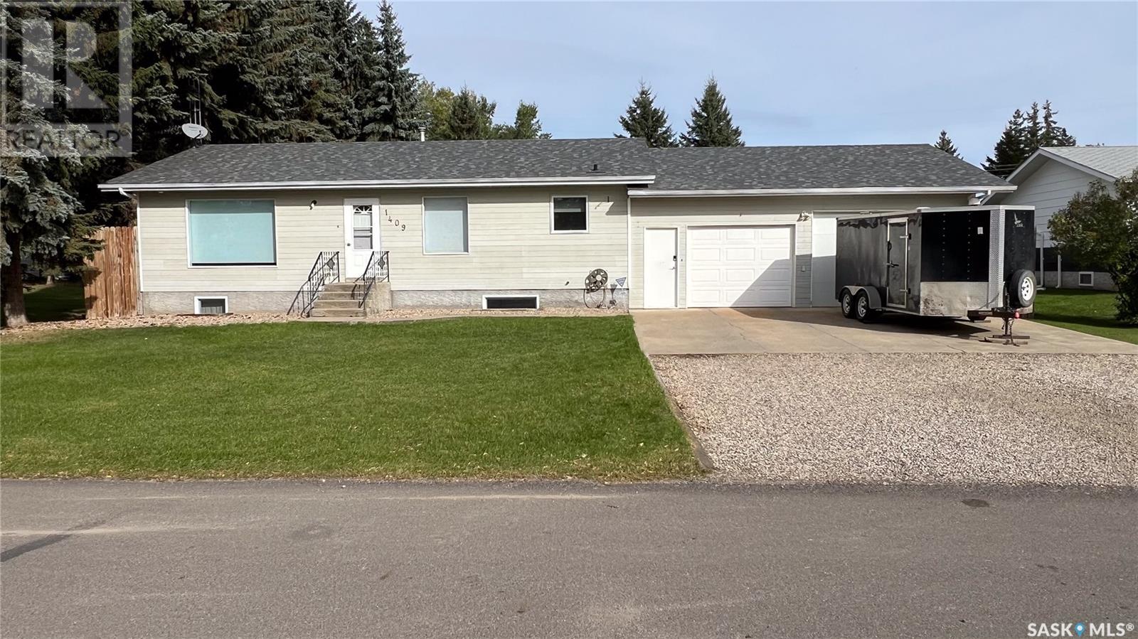Photo 1 of 1409 3rd Avenue, Edam SK