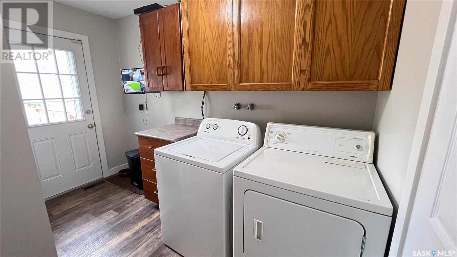 Photo 10 of 1409 3rd Avenue, Edam SK