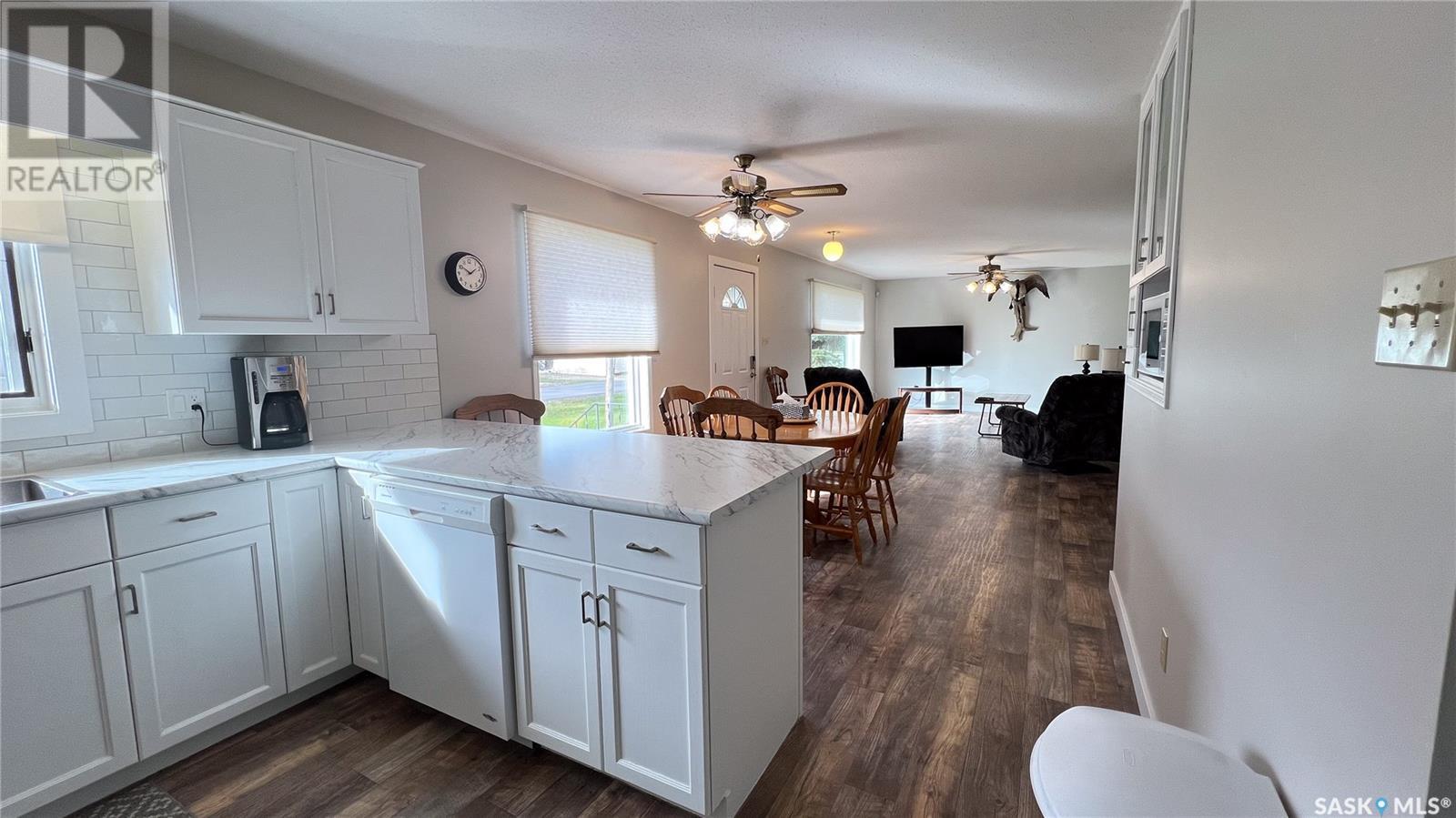 Photo 4 of 1409 3rd Avenue, Edam SK