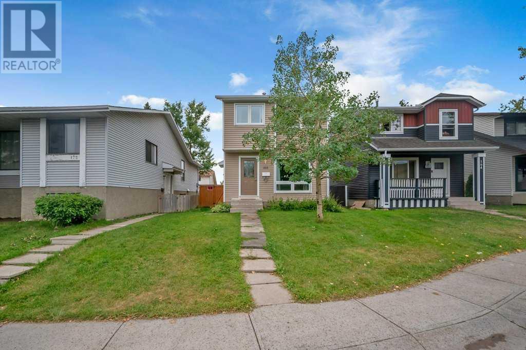 Single Family House for Sale in  Castlegreen Close NE Castleridge Calgary 