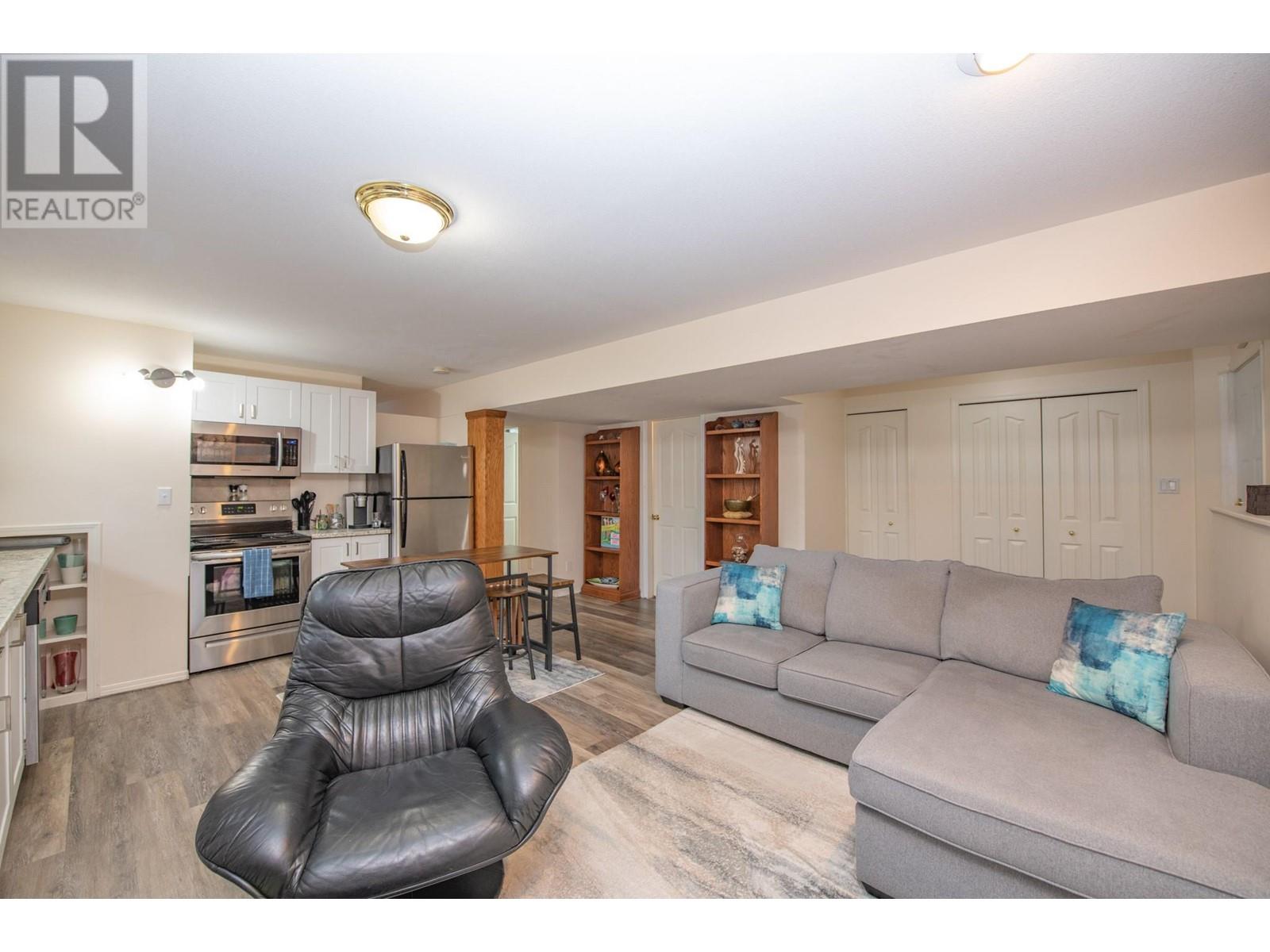 7706 Giles Drive, Coldstream