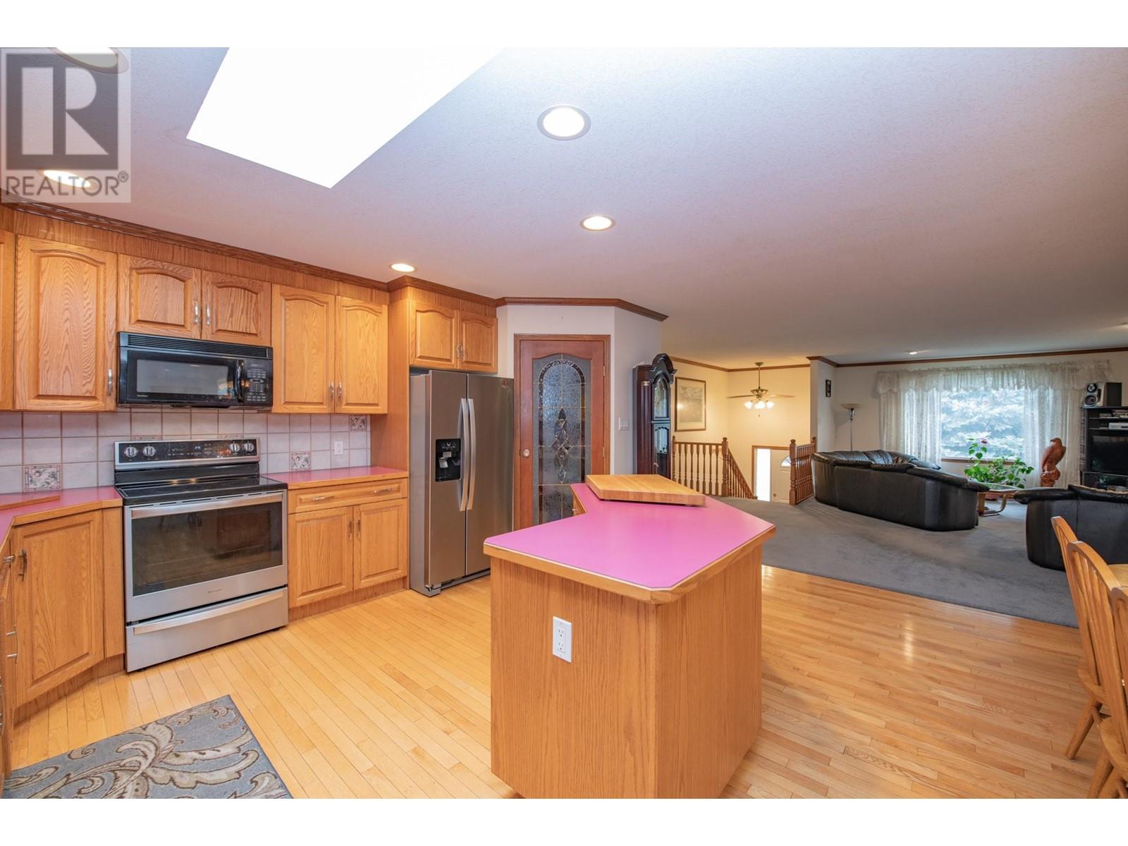7706 Giles Drive, Coldstream
