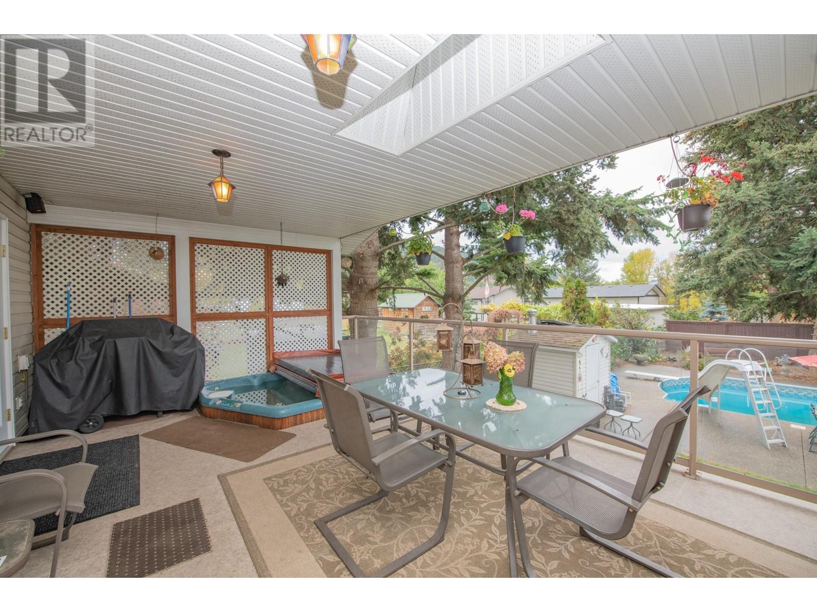 7706 Giles Drive, Coldstream