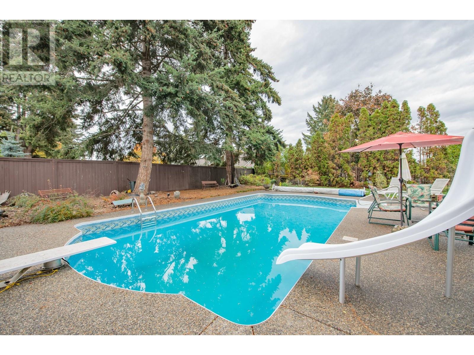 7706 Giles Drive, Coldstream