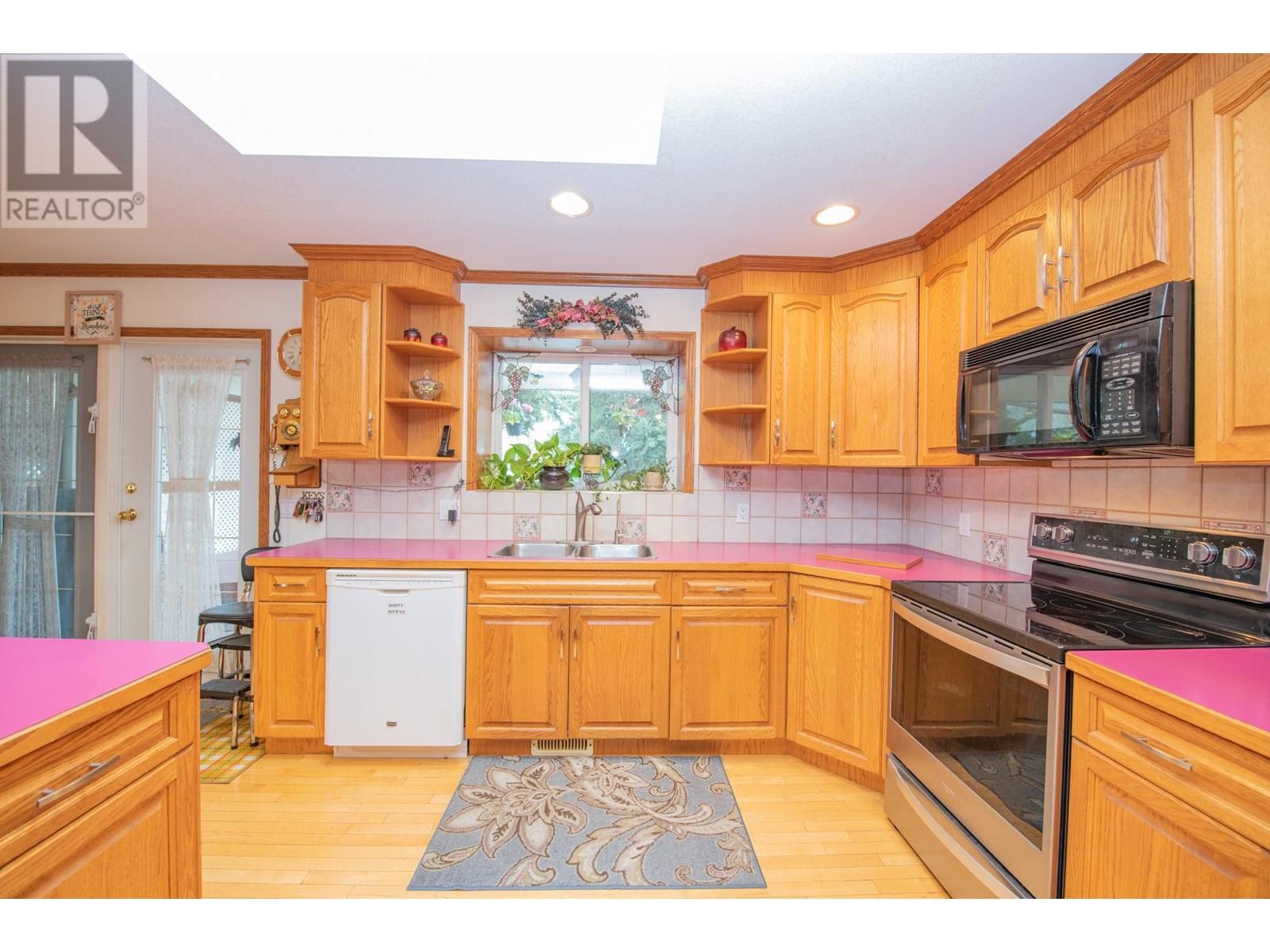 7706 Giles Drive, Coldstream