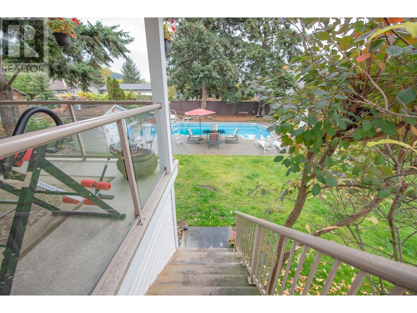 7706 Giles Drive, Coldstream