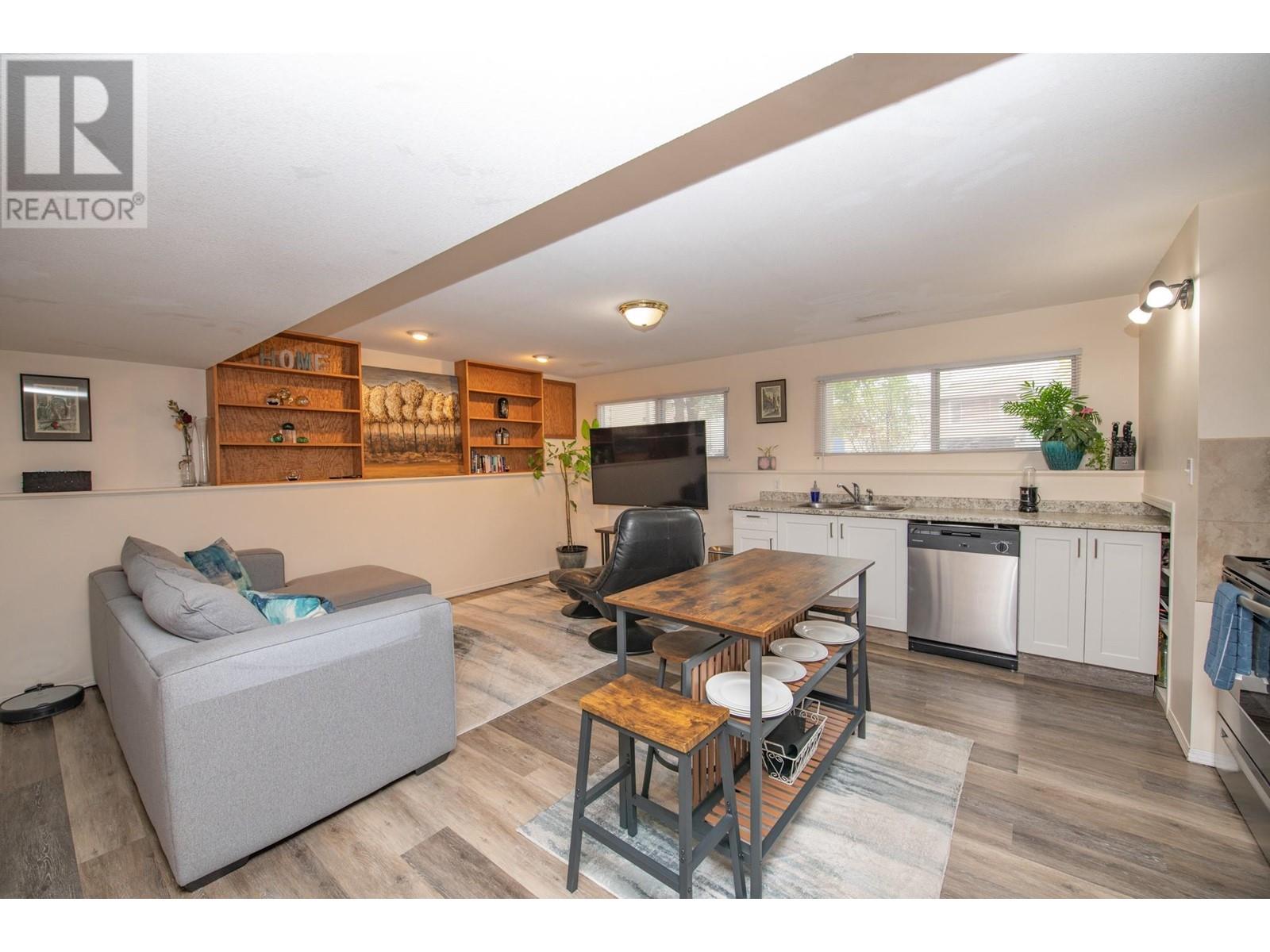 7706 Giles Drive, Coldstream