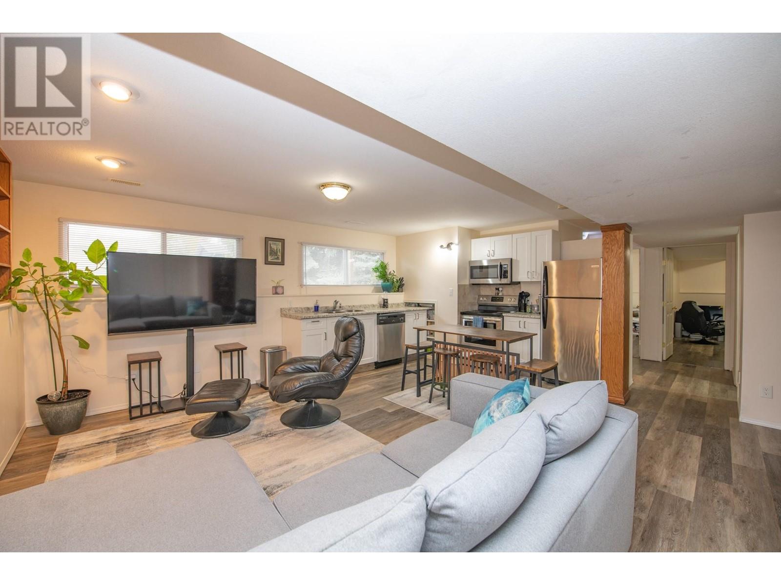 7706 Giles Drive, Coldstream