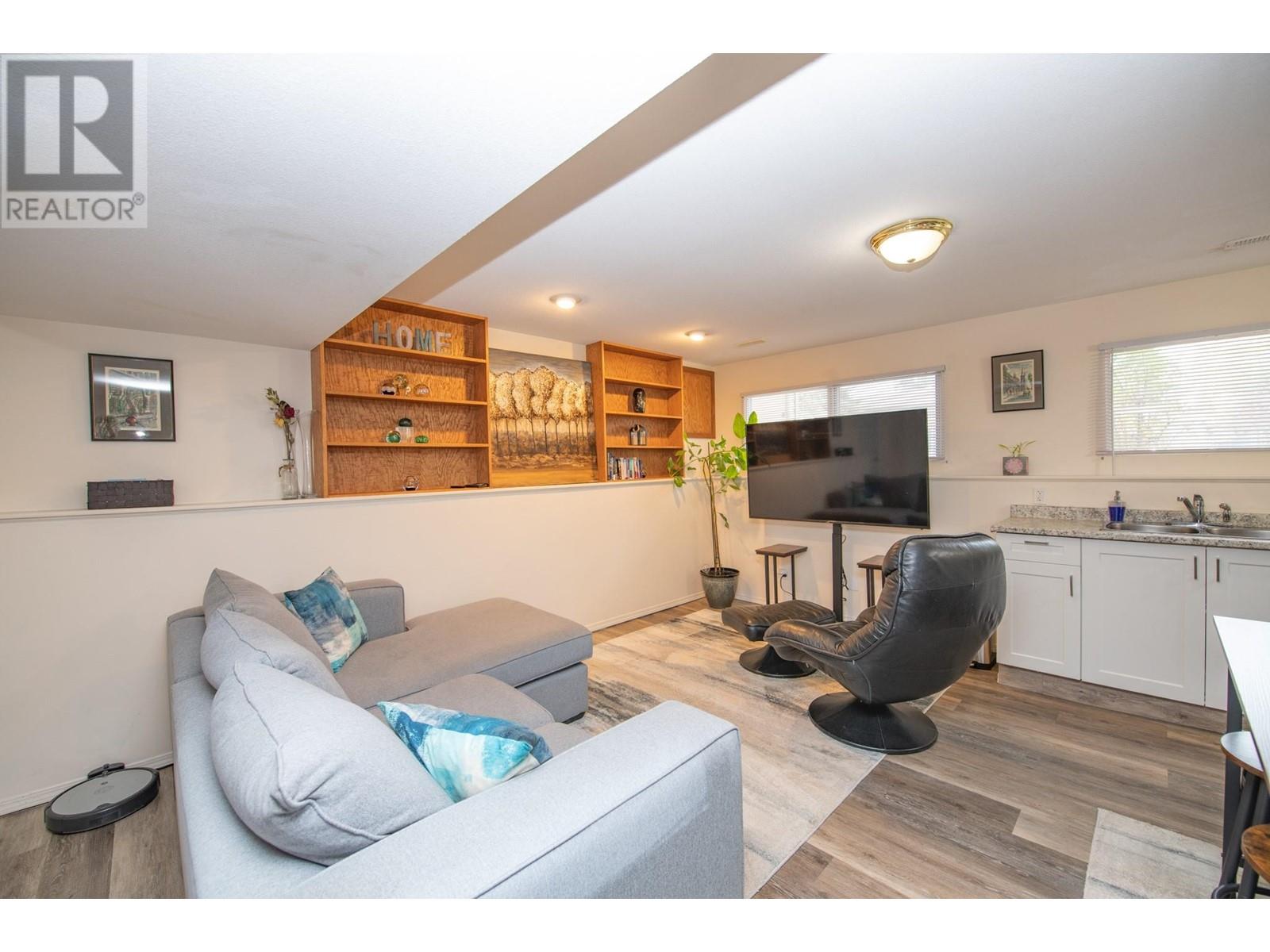7706 Giles Drive, Coldstream