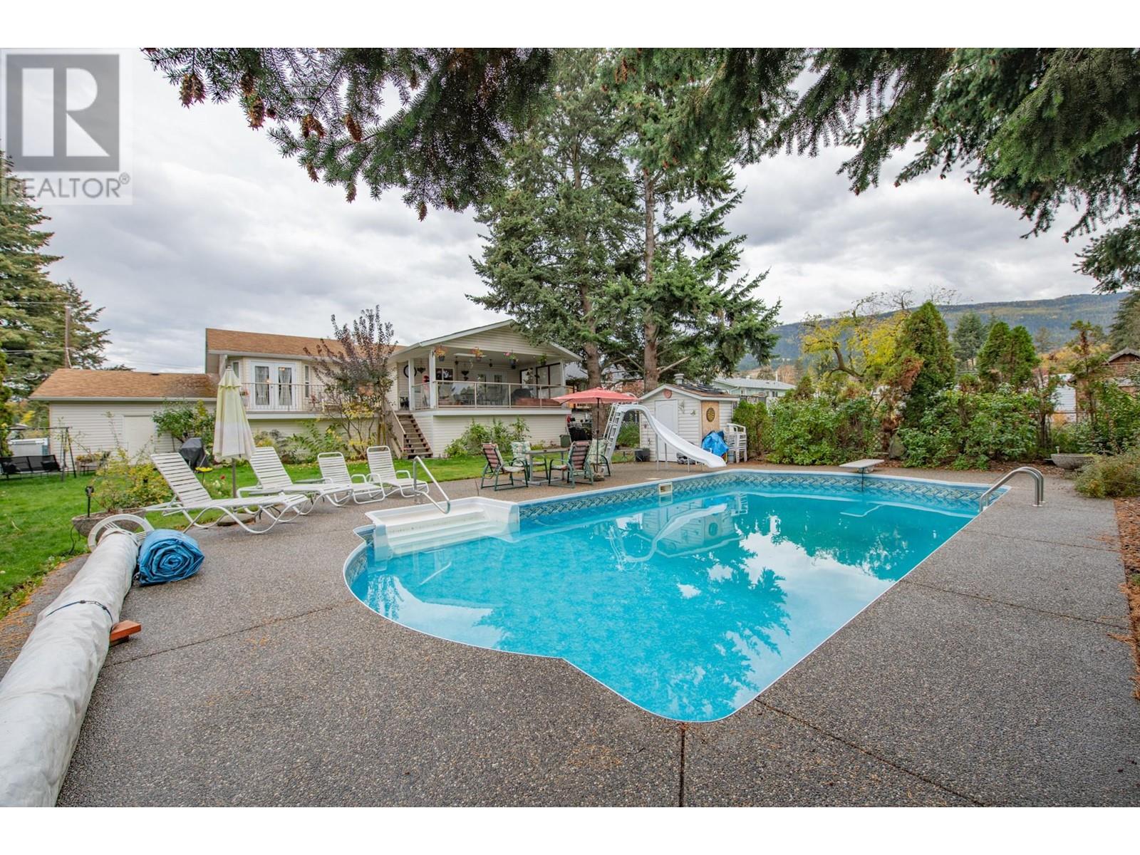 7706 Giles Drive, Coldstream