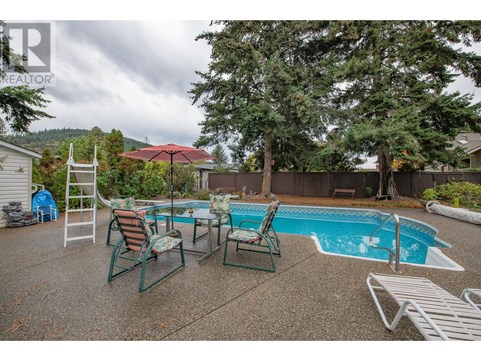 7706 Giles Drive, Coldstream