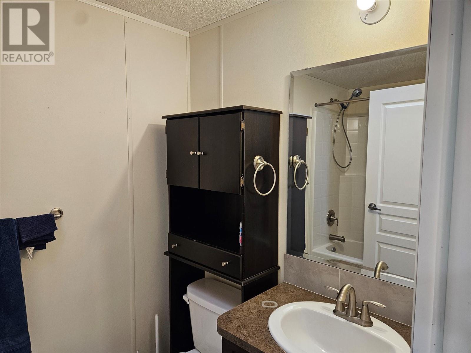 12 1518 Highway 3A Other, Keremeos