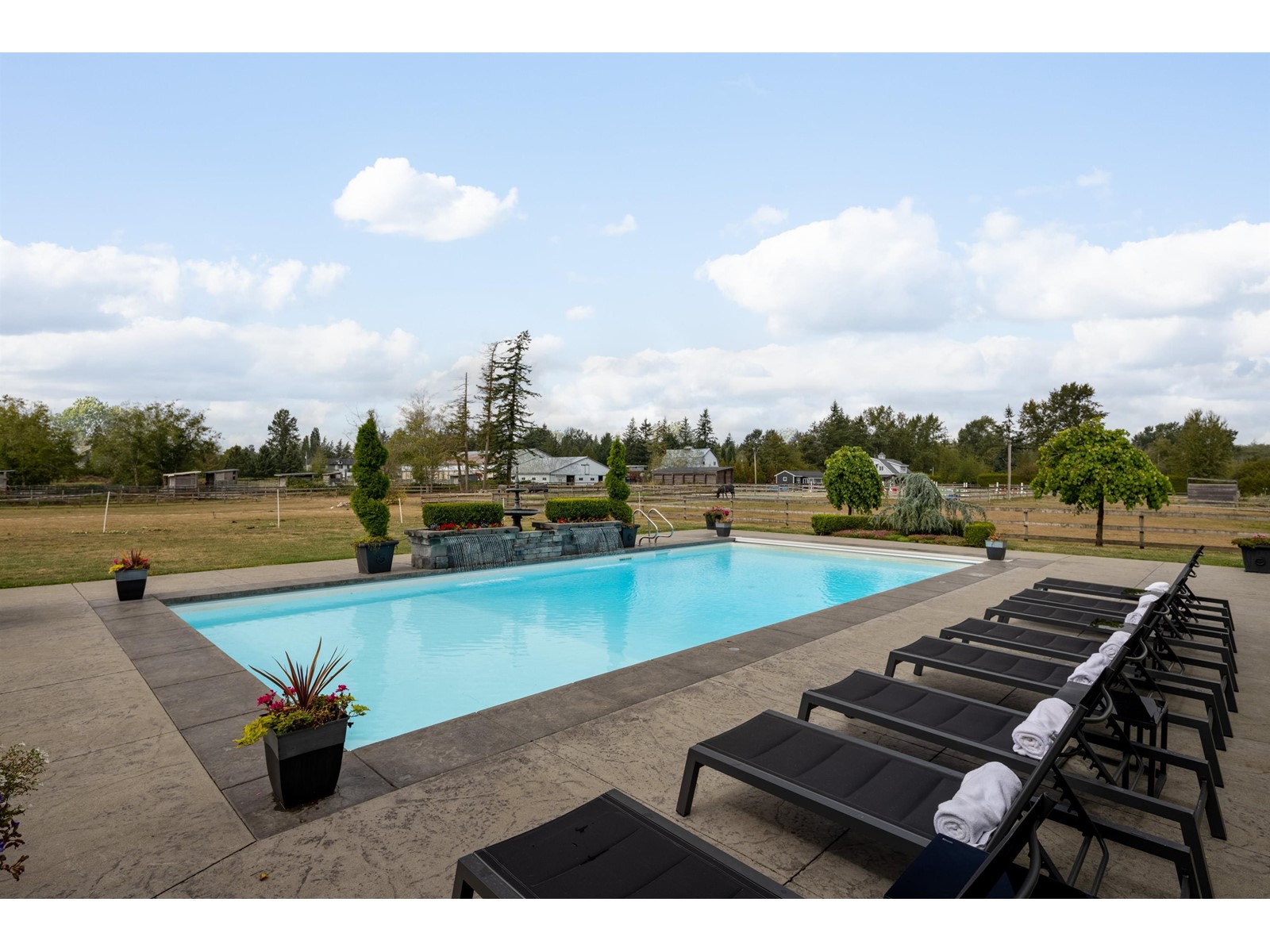 687 204 STREET, Langley real estate listing R2938497