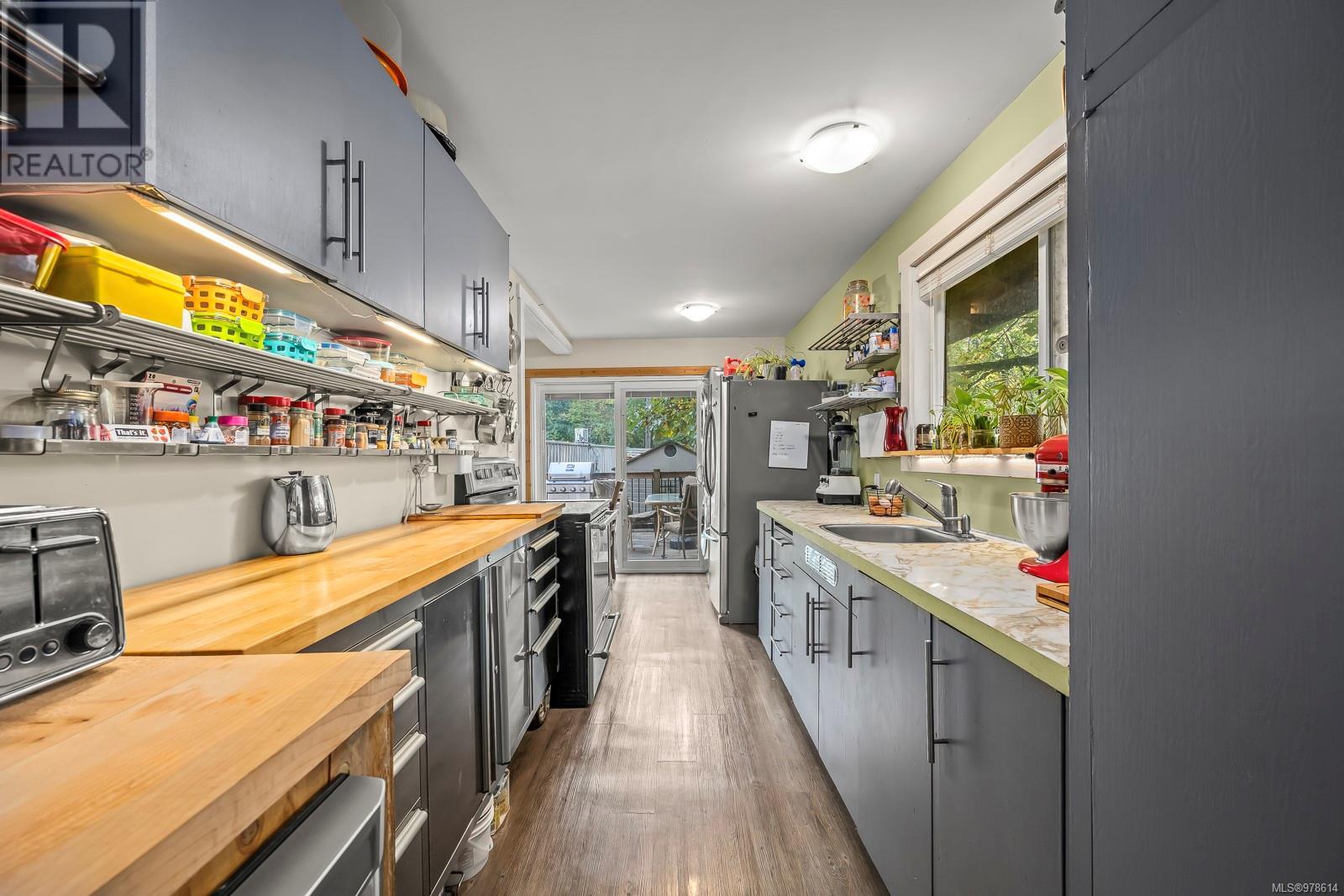 6979 Hills Rd, Port Alberni real estate listing 978614