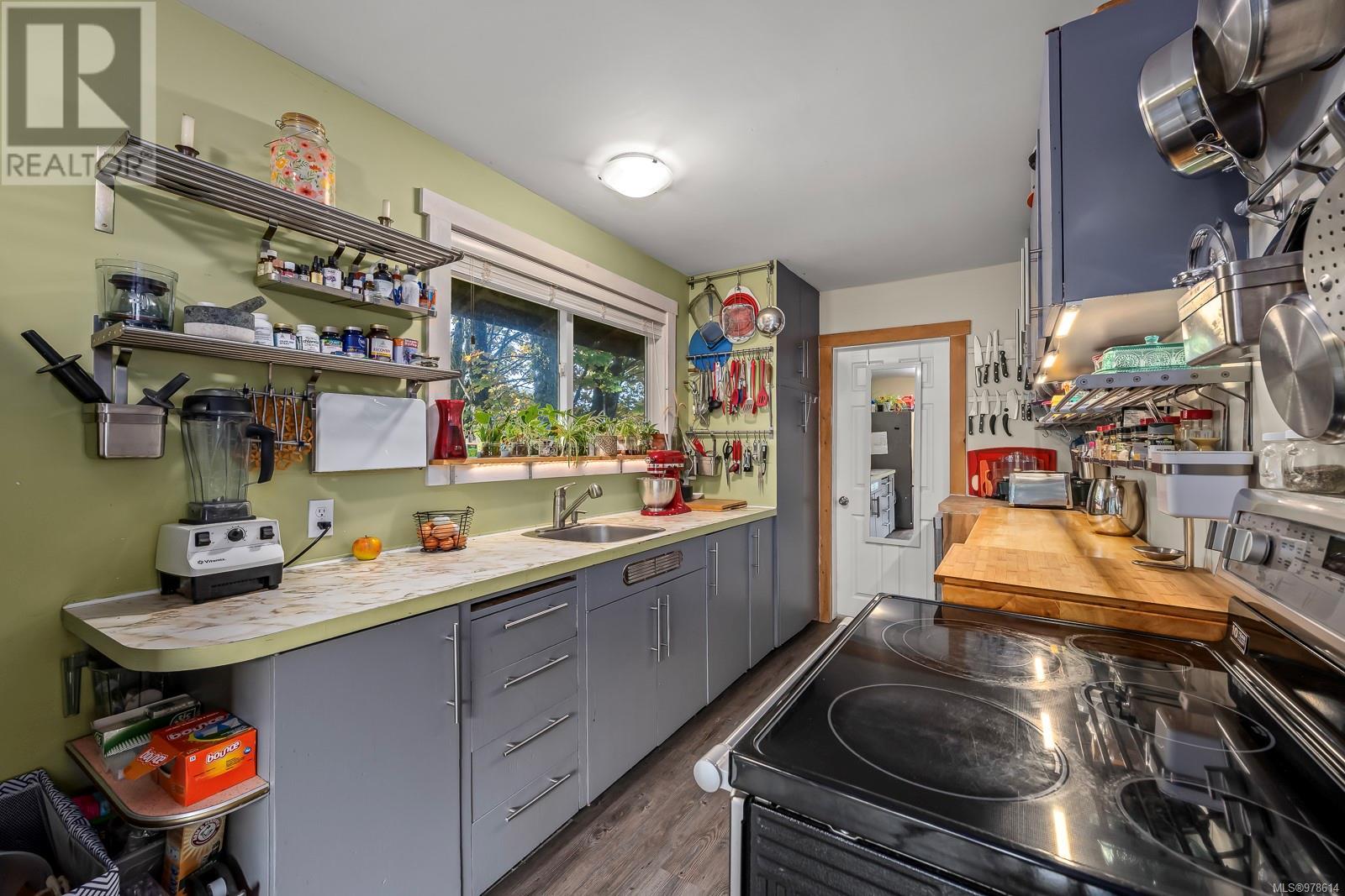 6979 Hills Rd, Port Alberni real estate listing 978614