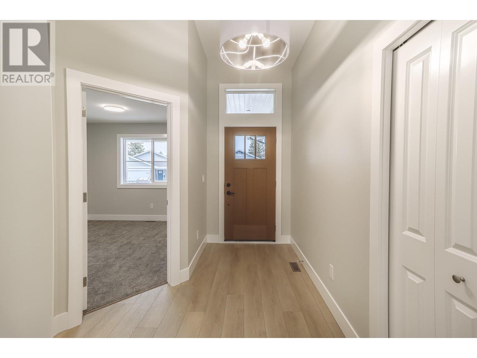 208 CORRAL Boulevard, Cranbrook
