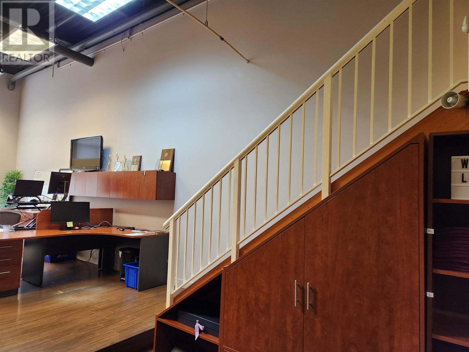 Photo 3 of 207 338 W 8th Avenue, Vancouver BC